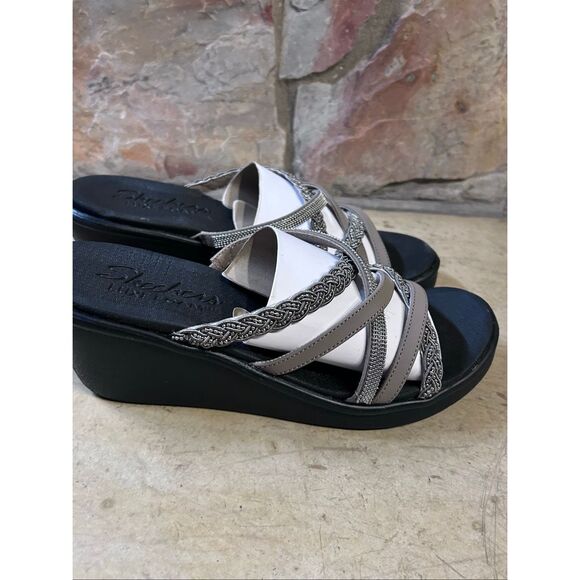 Skechers Luxe Foam Taupe & Silver Wedge Sandals Women’s Size 11 - Picture 3 of 9